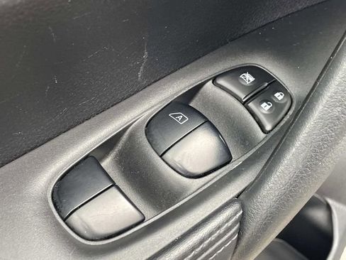 Used 2018 Nissan Rogue SL image 20