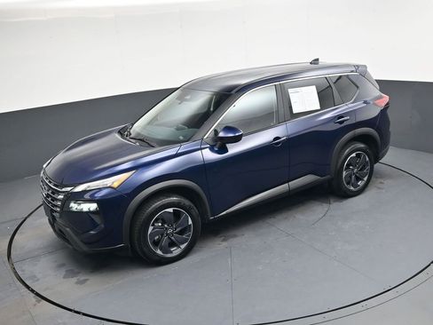 Used 2025 Nissan Rogue SV image 34