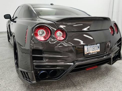 Used 2018 Nissan GT-R Premium AWD/4WD image 25