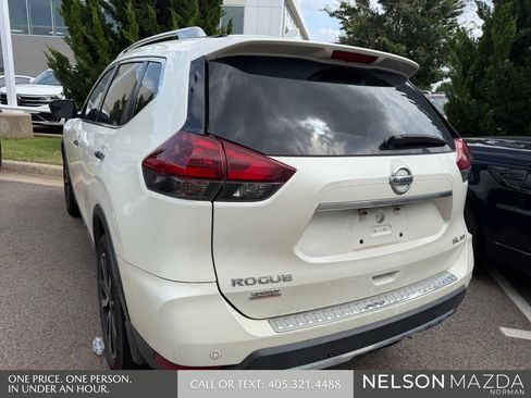 Used 2020 Nissan Rogue SL w/ Premium Package AWD/4WD image 9