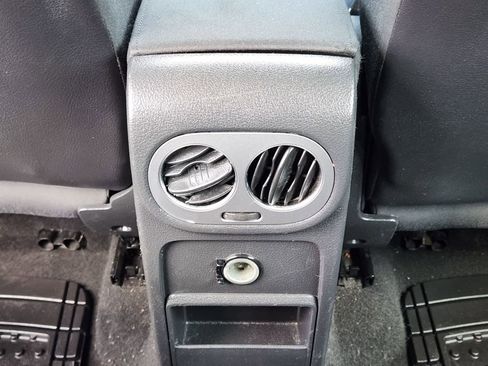 Used 2015 Volkswagen Tiguan SEL FWD image 28