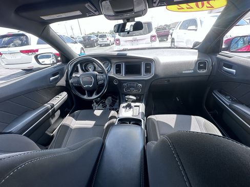 Used 2022 Dodge Charger SXT RWD image 12