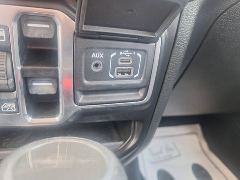 Used 2023 Jeep Gladiator Sport AWD/4WD image 22