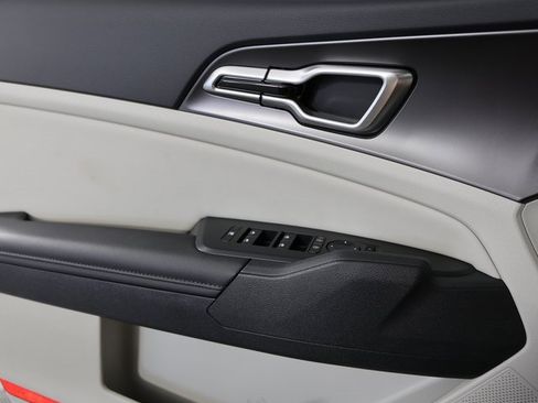 Certified 2026 Kia Sportage EX w/ EX Panorama Roof Package image 24