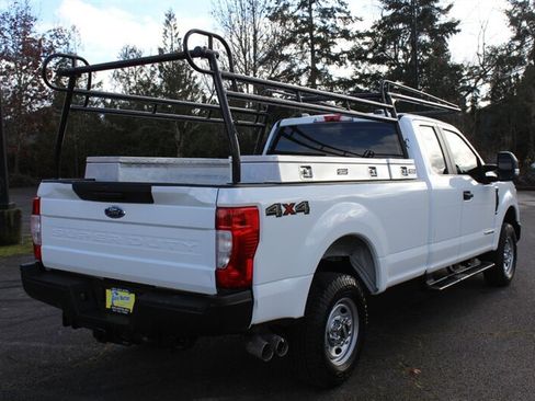 Used 2022 Ford F250 XL w/ Power Equipment Group image 4