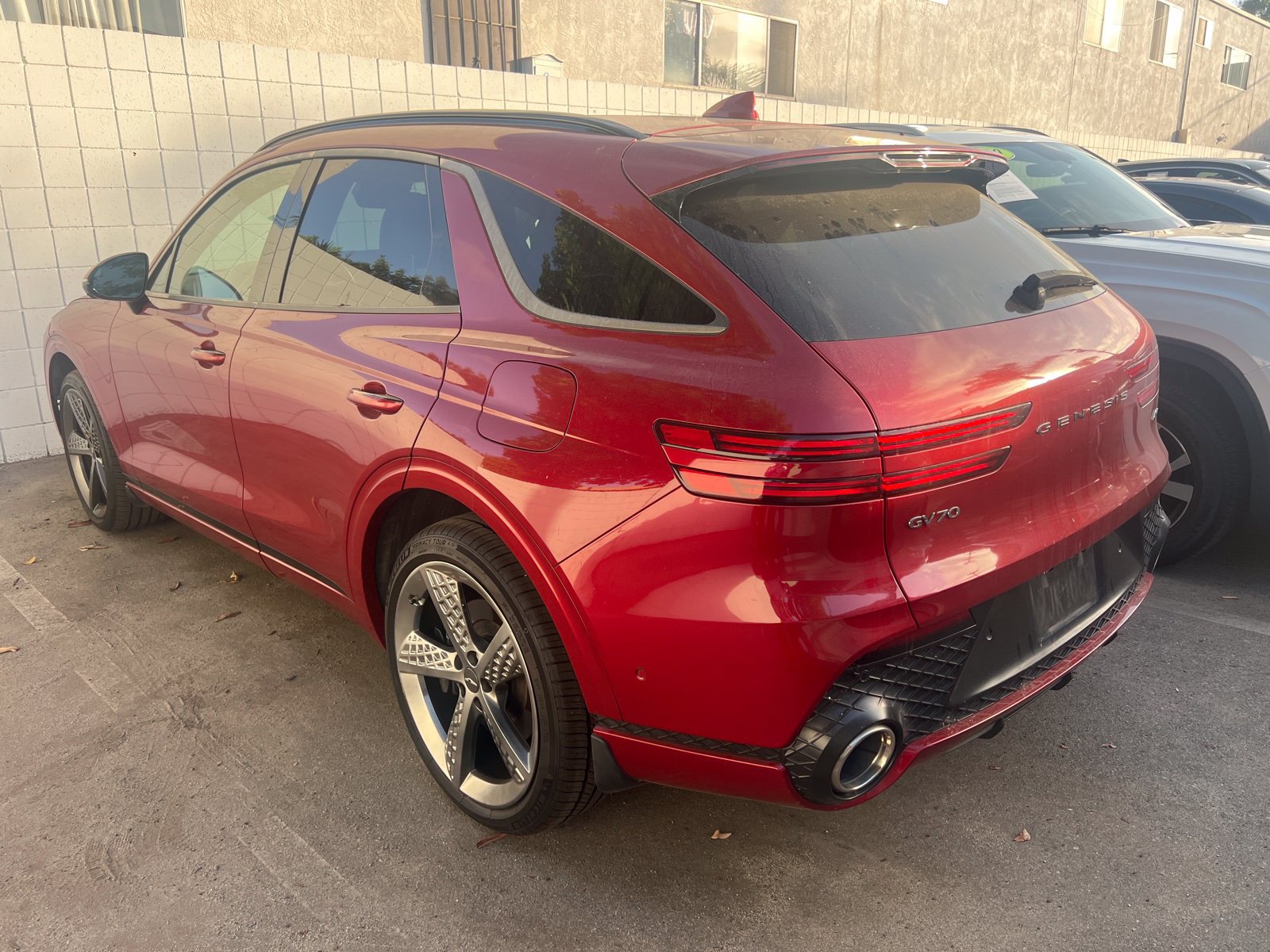 Used 2023 Genesis GV70 2.5T w/ Sport Prestige Package AWD/4WD image 1