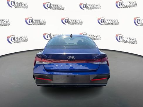 Certified 2025 Hyundai Elantra SEL image 6