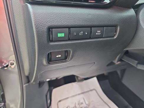 Used 2023 Nissan Sentra SV w/ All-Weather Package FWD image 32
