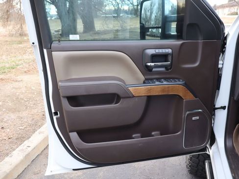 Used 2017 Chevrolet Silverado 1500 LTZ w/ LTZ Plus Package image 23