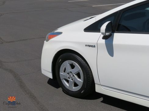 Used 2011 Toyota Prius Three w/ Solar Roof Pkg FWD image 13