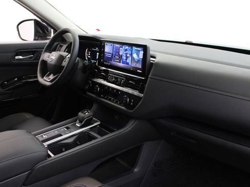 New 2026 Nissan Pathfinder Platinum FWD image 26
