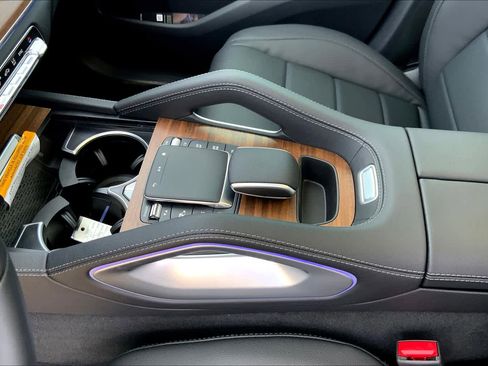 Certified 2025 Mercedes-Benz GLE 350 4MATIC image 10