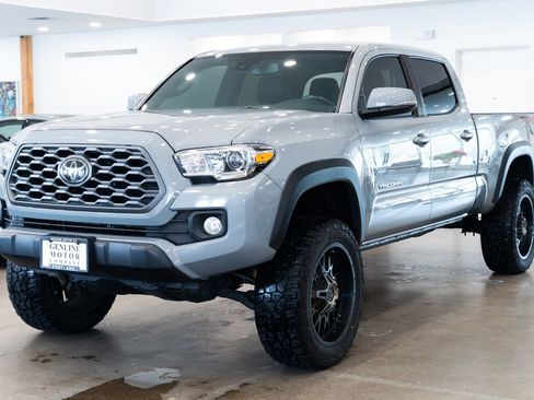Used 2021 Toyota Tacoma TRD Off-Road image 1