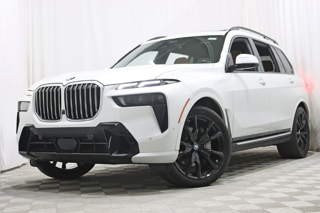 Used 2024 BMW X7 xDrive40i w/ M Sport Package AWD/4WD image 6