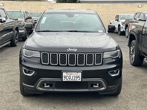 Used 2018 Jeep Grand Cherokee Limited image 2