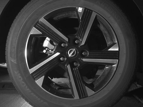 Used 2025 Nissan Sentra SV image 15