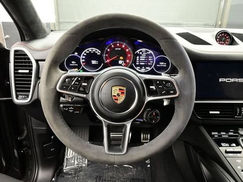 Certified 2023 Porsche Cayenne GTS AWD/4WD image 8