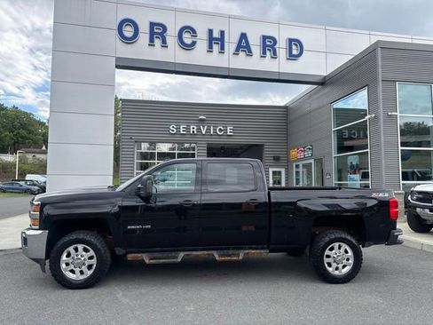 Used 2015 Chevrolet Silverado 2500 LT w/ LT Convenience Package AWD/4WD image 2