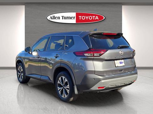 Used 2023 Nissan Rogue SV image 8