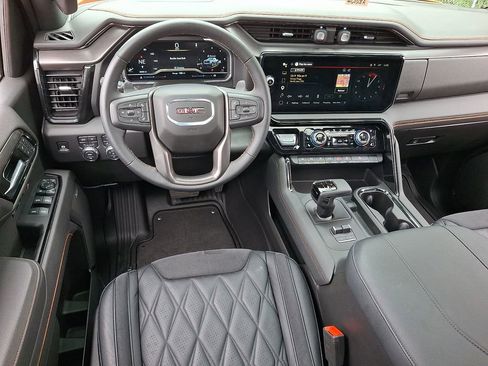 Used 2025 GMC Sierra 1500 AT4 w/ AT4 Premium Package AWD/4WD image 11
