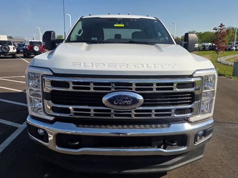 Used 2025 Ford F350 XLT AWD/4WD image 3
