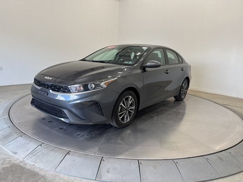 Used 2023 Kia Forte LXS FWD image 3