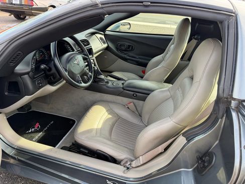 Used 2003 Chevrolet Corvette Coupe w/ Preferred Equipment Group image 15