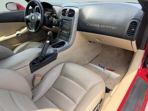 Used 2007 Chevrolet Corvette Convertible w/ Performance Package RWD image 13