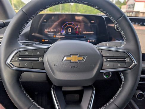 New 2026 Chevrolet Traverse LT w/ Driver Confidence Package FWD image 22