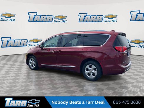 Used 2017 Chrysler Pacifica Touring-L Plus FWD image 6