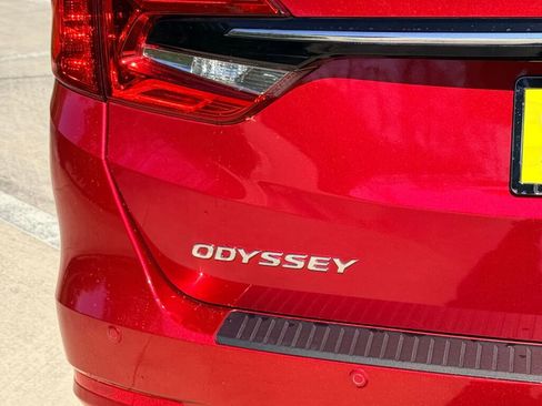 Used 2023 Honda Odyssey Touring image 11