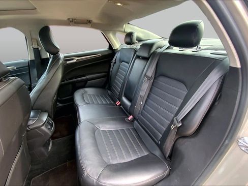 Used 2015 Ford Fusion SE w/ Equipment Group 202A FWD image 20
