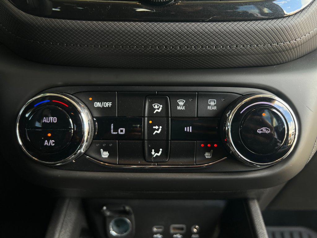 Used 2021 Chevrolet TrailBlazer LT w/ Convenience Package FWD image 22