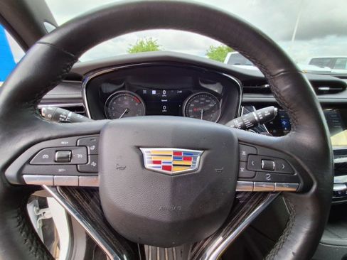 Used 2024 Cadillac XT6 Premium Luxury w/ Technology Package AWD/4WD image 13