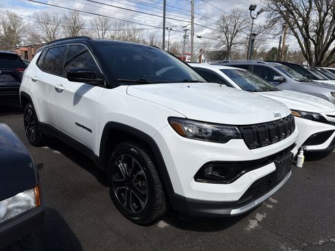 Used 2022 Jeep Compass Limited AWD/4WD image 2