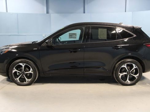 Used 2025 Ford Escape ST-Line Elite w/ Premium Technology Package image 28