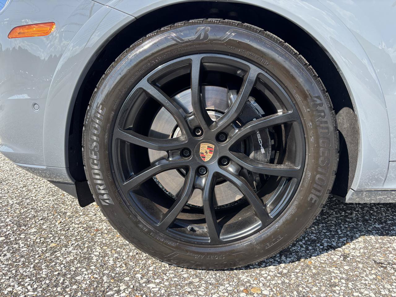 Used 2025 Porsche Cayenne GTS AWD/4WD image 32