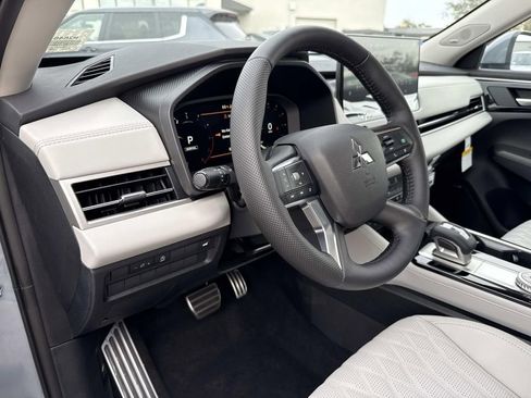 New 2026 Mitsubishi Outlander SEL image 22