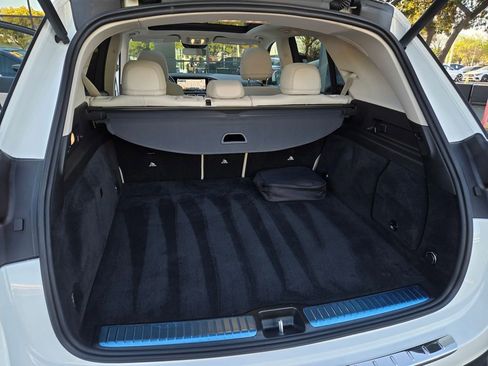 Used 2025 Mercedes-Benz GLE 450e 4MATIC image 37