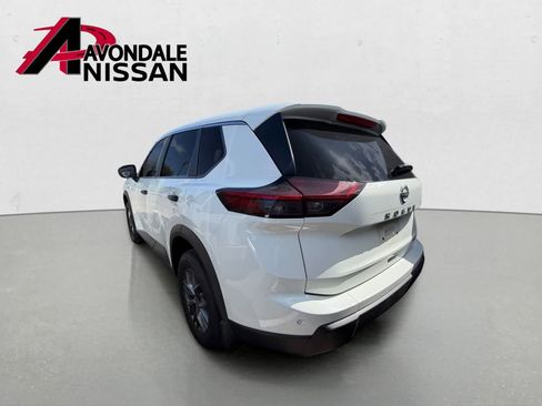 Used 2026 Nissan Rogue S FWD image 2