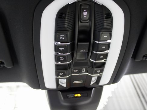 New 2026 Porsche Macan S image 36