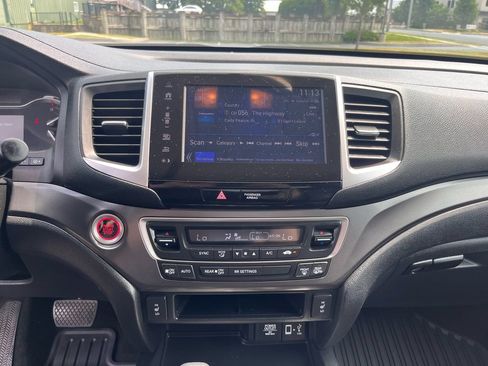 Used 2018 Honda Ridgeline RTL-T image 18