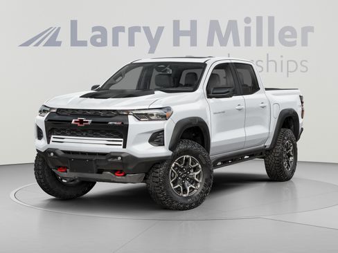 Used 2024 Chevrolet Colorado ZR2 w/ Technology Package AWD/4WD image 1
