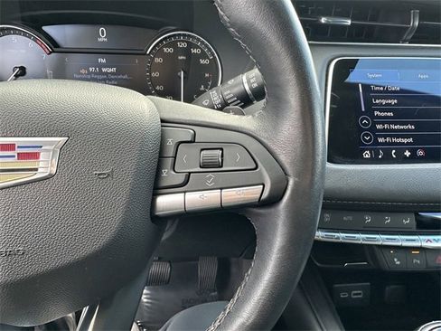 Used 2022 Cadillac XT4 Luxury w/ Cold Weather Package image 28