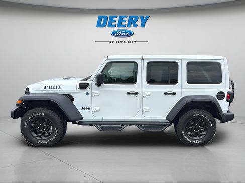 Used 2023 Jeep Wrangler Unlimited w/ Cold Weather Group AWD/4WD image 4