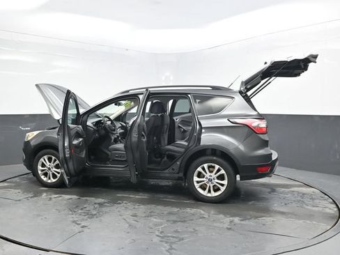 Used 2017 Ford Escape SE w/ Equipment Group 201A AWD/4WD image 49
