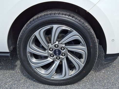 Certified 2023 Lincoln Navigator L Reserve AWD/4WD image 8