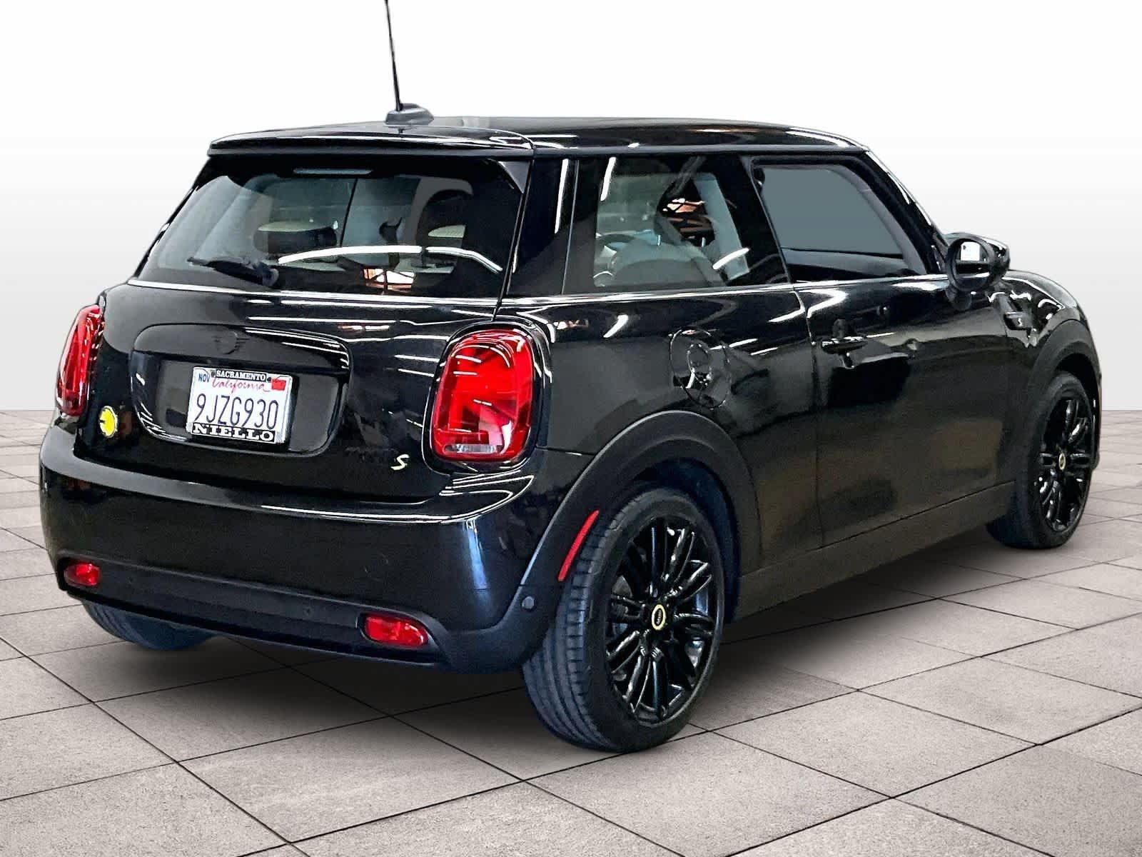 Used 2024 MINI Cooper SE FWD image 17