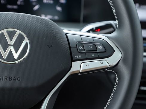 New 2026 Volkswagen Tiguan SE image 22