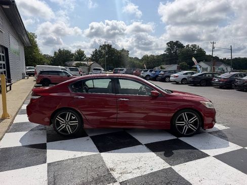 Used 2016 Honda Accord Sport image 5